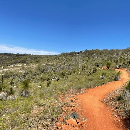 Mahogany Inn And Distillery Mahogany Creek Экстерьер фото