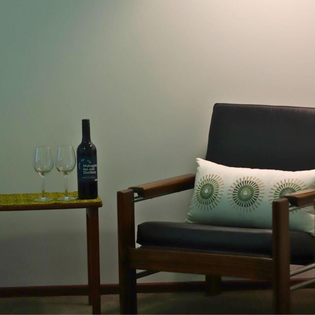 Mahogany Inn And Distillery Mahogany Creek Экстерьер фото