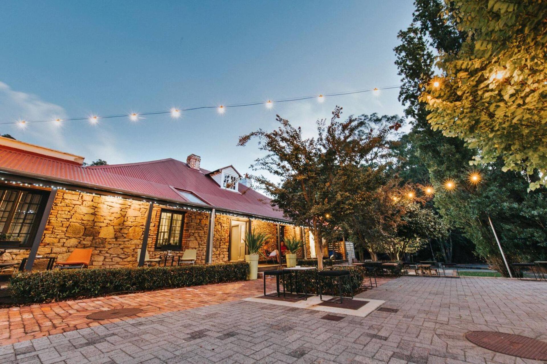 Mahogany Inn And Distillery Mahogany Creek Экстерьер фото