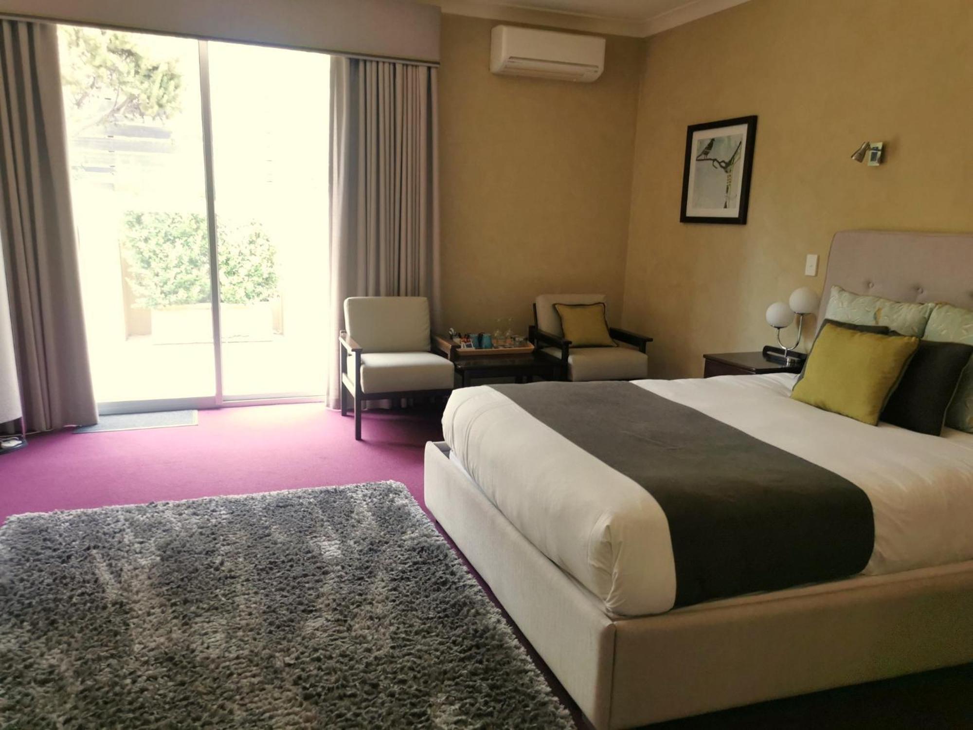 Mahogany Inn And Distillery Mahogany Creek Экстерьер фото