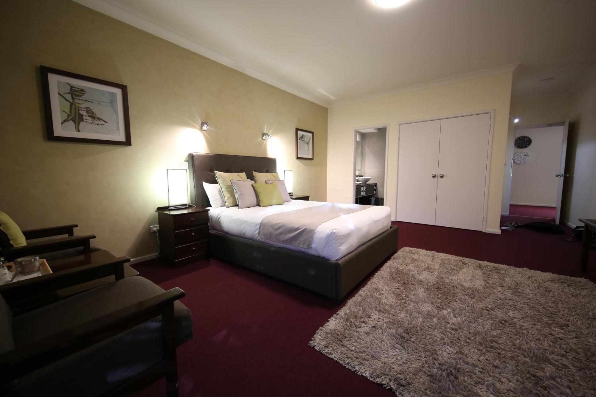 Mahogany Inn And Distillery Mahogany Creek Экстерьер фото