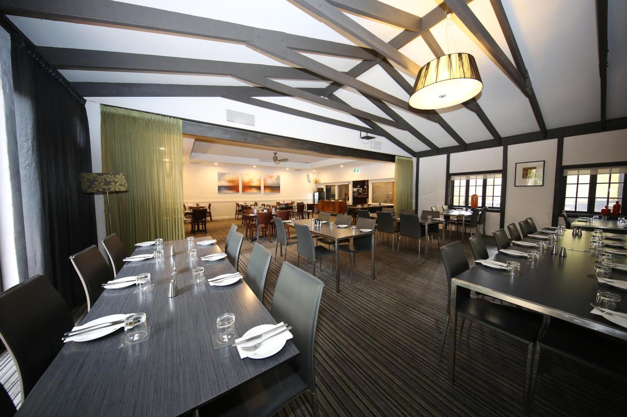 Mahogany Inn And Distillery Mahogany Creek Экстерьер фото