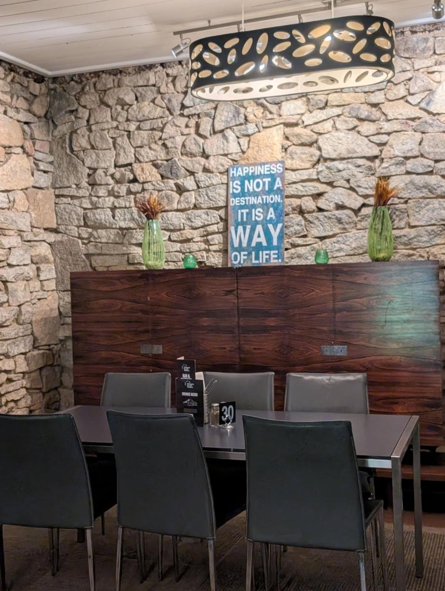 Mahogany Inn And Distillery Mahogany Creek Экстерьер фото